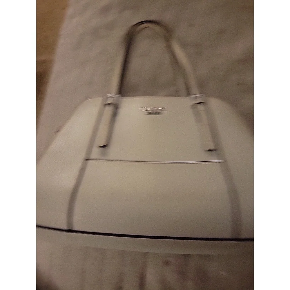 Vintage‎ Y2K Hobo Guess Los Angeles Purse Shoulder White Embossed Faux Leather